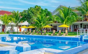 Laguna Azul Hotel & Suites